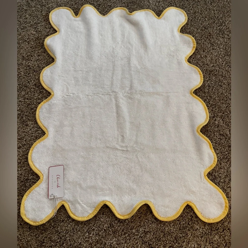 Kassatex Chairish Scallop Edge Towel Collection - Hand Towel NWT Yellow White